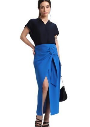 DL Woman Solid V-Neck Short Sleeve Top